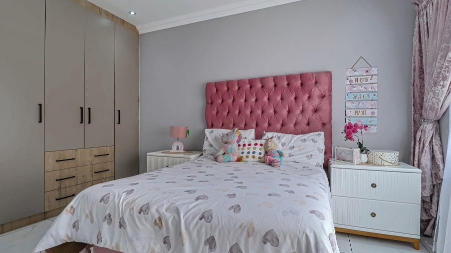 4 Bedroom Property for Sale in Waterkloof East North West